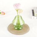 キノコの形状の吹きガラスの花瓶