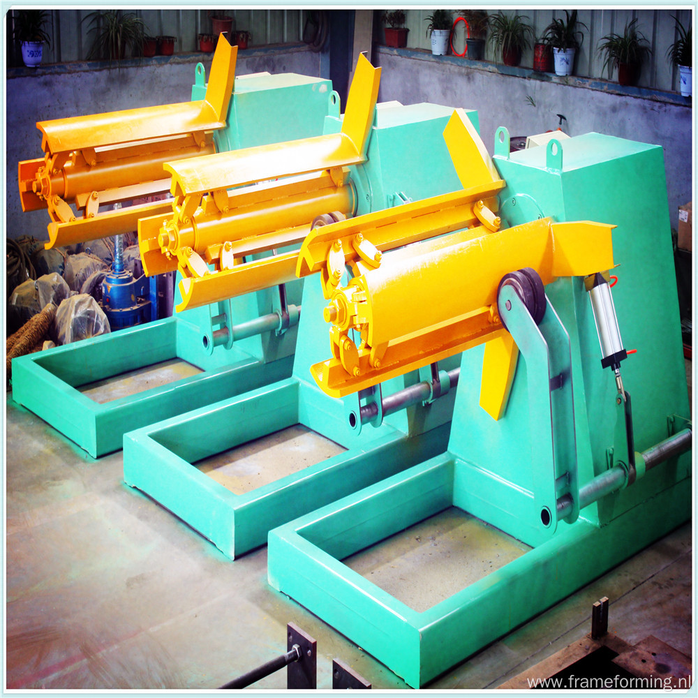 Metal roof panel sheet roll forming machine