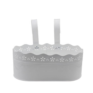 Pote de renda de metal oval com gancho