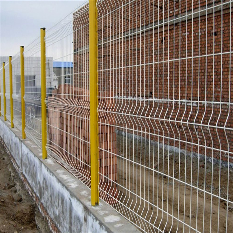 curved welded wire mesh fence