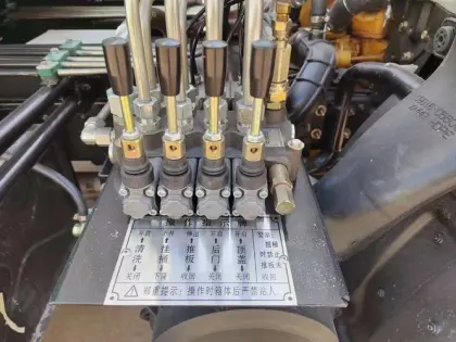 Trash Garbage Truck rear loader garbage truck