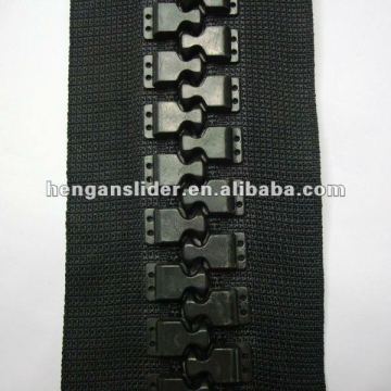 NO.30 BLACK PLASTIC ZIPPER FOR BAGS