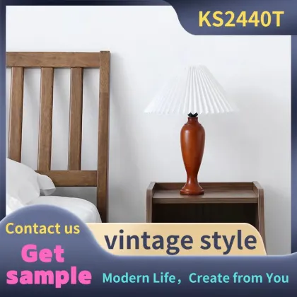 Nordic Retro Pleated Table Lamp
