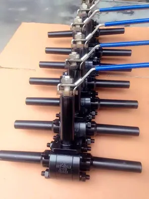 BALL VALVE FLOATING LONG PATTERN CLASS 600# , A105N BODY , 304 / PEEK TRIM , SW