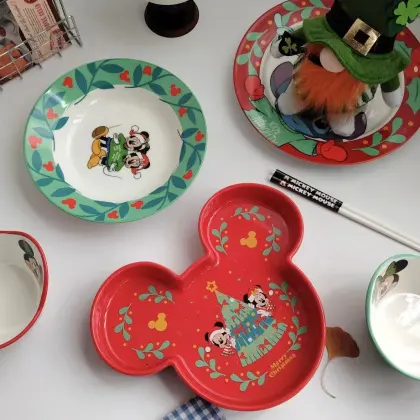 Stylish Anime-Themed Dinnerware Collection