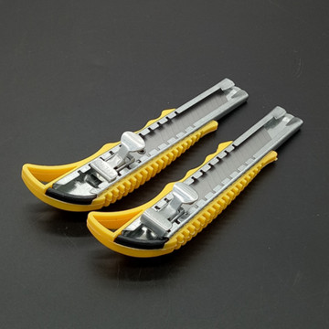 utility kknife with 18mm blade