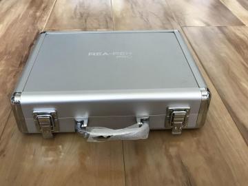 Caja de aleación de aluminio de color blanco con espuma recortada