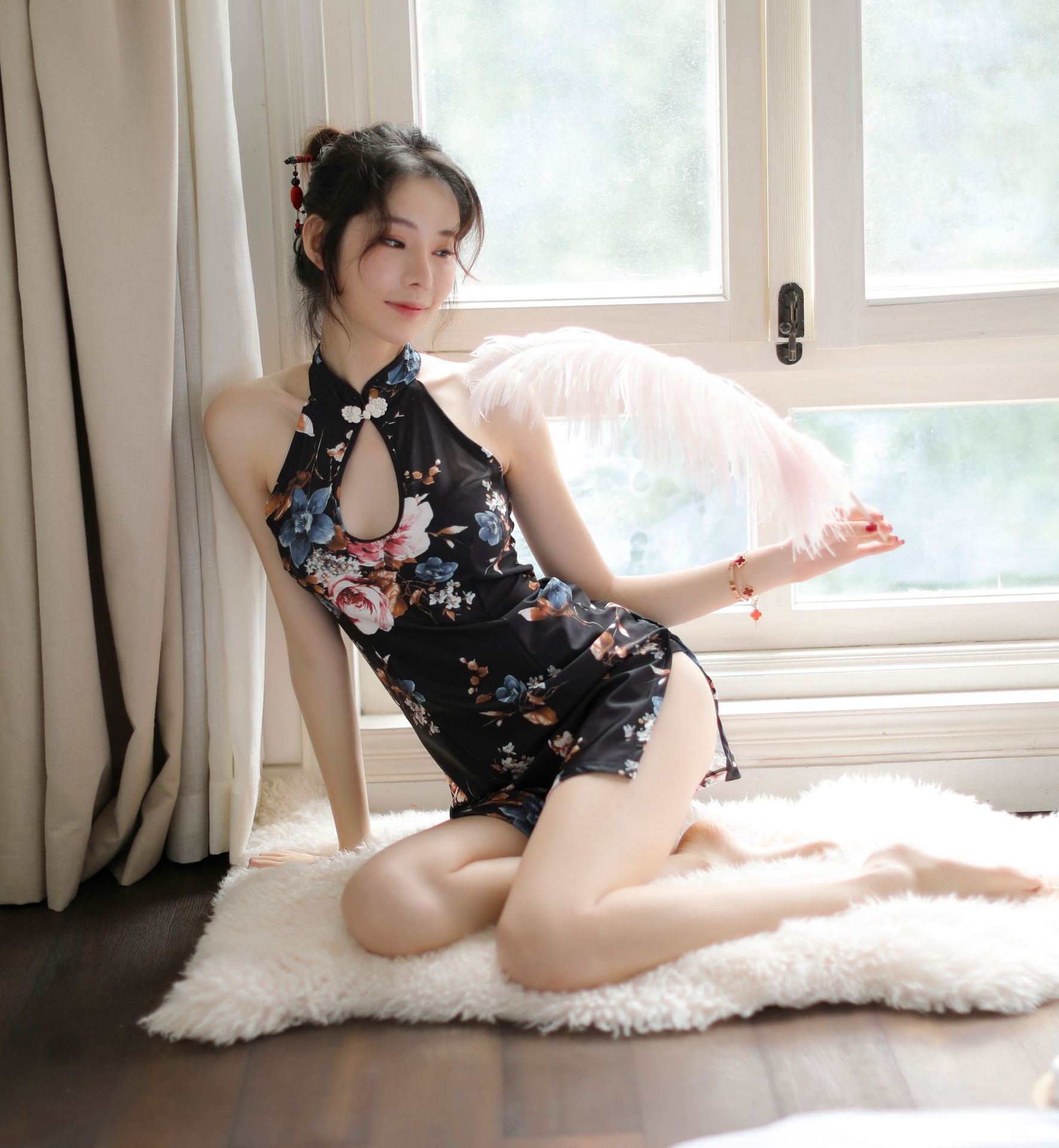OEM Elegant Embroidered Black Corset Lingerie Set