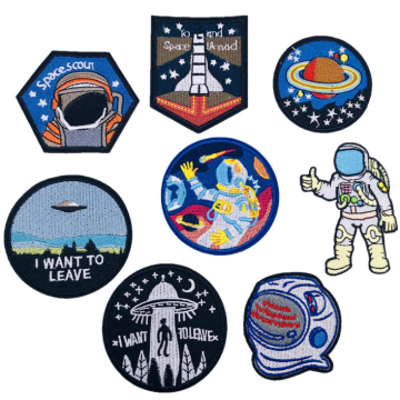 Cartoon astronaut ruimte borduurwerk verwerking van kleding