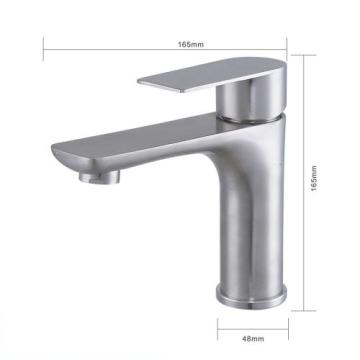 Badezimmer-Wasserhahn mit gebürsteter Oberfläche