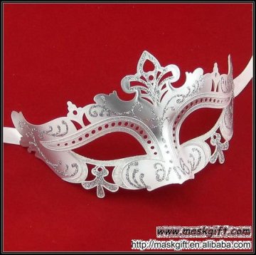 Wholesale Top Wedding Design High Quality White And Silver Plastic Party Mask Masquerade