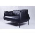 Ihe eji eme ọgbara ọhụrụ Archibald Loveseat nke Jean-Marie Massaud dere