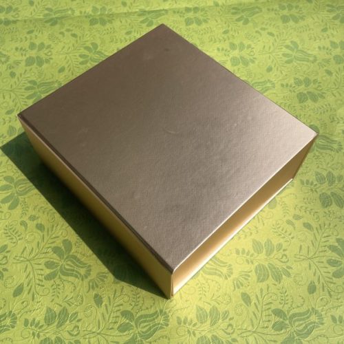 Luxury Custom Magnetic Box with Sponge Foam Insert