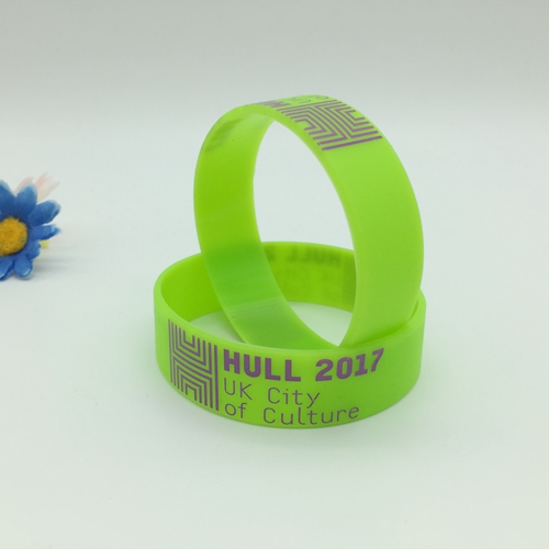 Screen printing rubber wristbands