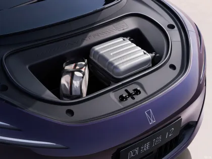 2023 Electric Car Avatar12 Dual Motor 5 Seater Sedan - Changan New Energy Vehicles