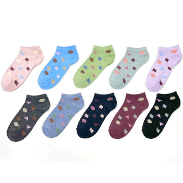 Geometric patterned polyester socks for children and women