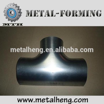 Tee pipe halves air ventilation duct