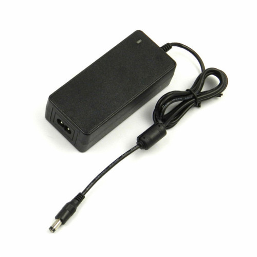 5V 6A Adaptador de fonte de alimentação de comutação pequena IEC320-C14