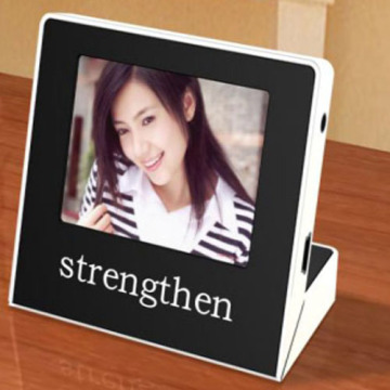 2.4 inch digital photo frame: