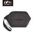 Bolso de mano de moda noctilucente con forma de vieira geométrica