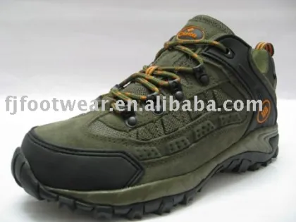 Mountaineering shoes 4