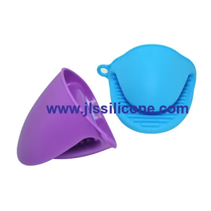 Brand New Silicone Oven Mitts 