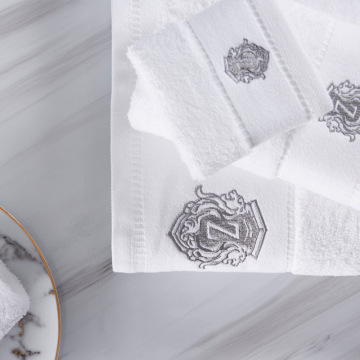 Custom Logo Luxury Hotel Embroidered 100% Cotton Bath Towel Set