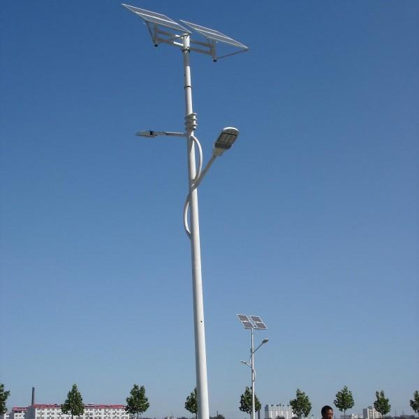 سعر المصنع أضواء الشوارع ساعات العمل الطويلة الرياح الشمسية الهجين أضواء الشوارع LED