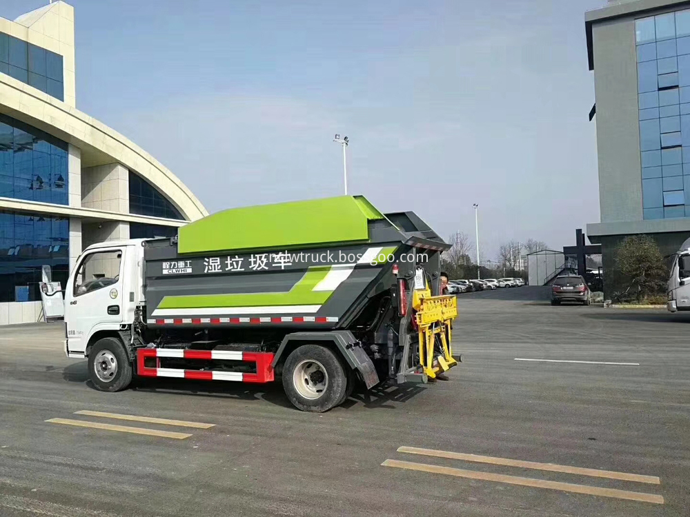 Rear Loader Compactor Truck 2