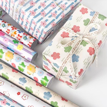 Giấy gói quà tặng lễ hội cho các cô gái