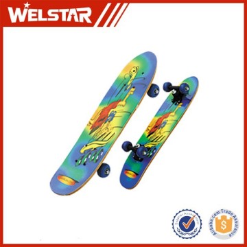 Manufacture High End Skateboard Extreme Sport Project with 4 weels for Sports and Entertainment