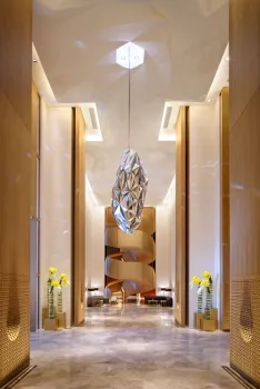 Dazzling diamond pendant hanging decoration chandelier
