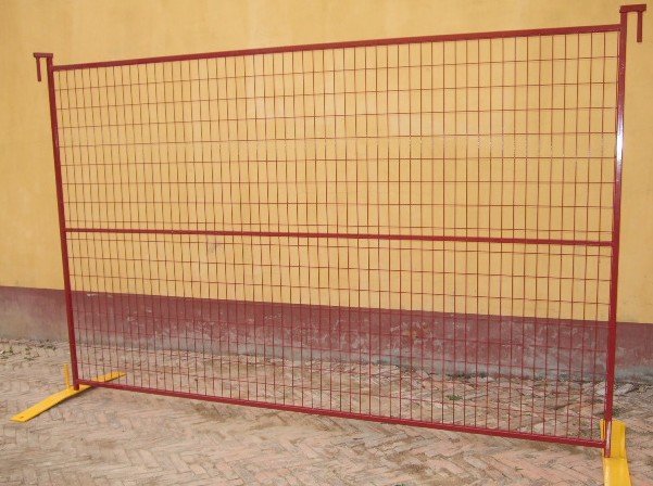 Cheap Price 6ft*9.5ft Removable Construction Fence in Blue