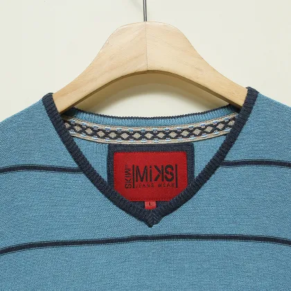 Men's V collar sweater