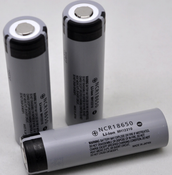 Bateria Lanterna Super Brilhante Panasonic 2900mAh (18650PPH)