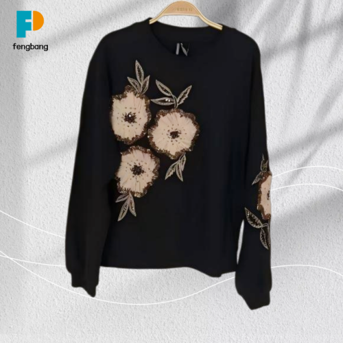 Siyah Yün Kazak Üzerine El Yapımı Çiçek Nakış