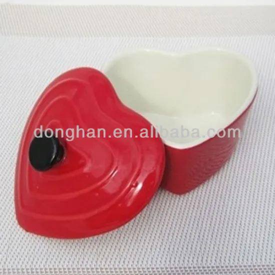 China manufacturer heart shape bakeware with lid for promotion