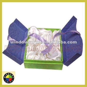 Paperboard Cosmetic Packaging Box with Stain Inside