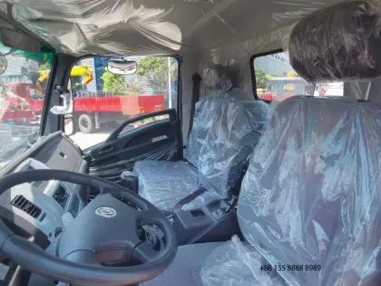 Dongfeng 220hp single row cab truck crane