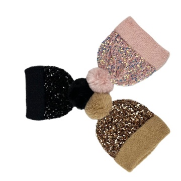 Wholesale Low MOQ Winter Fashion Beanie Hat with Big Fake Fur Shiny Pom Pom