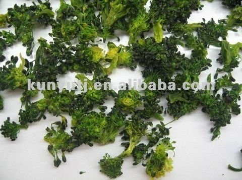 Dehydrated broccoli with florets/slices