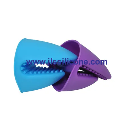 Brand New Silicone Oven Mitts 