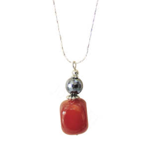 Collier d&#39;agate de pierres précieuses naturelles avec chaîne en argent