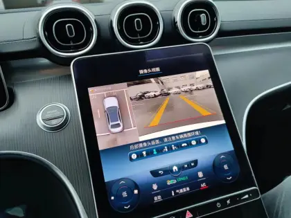 Mercedes 360 camera system