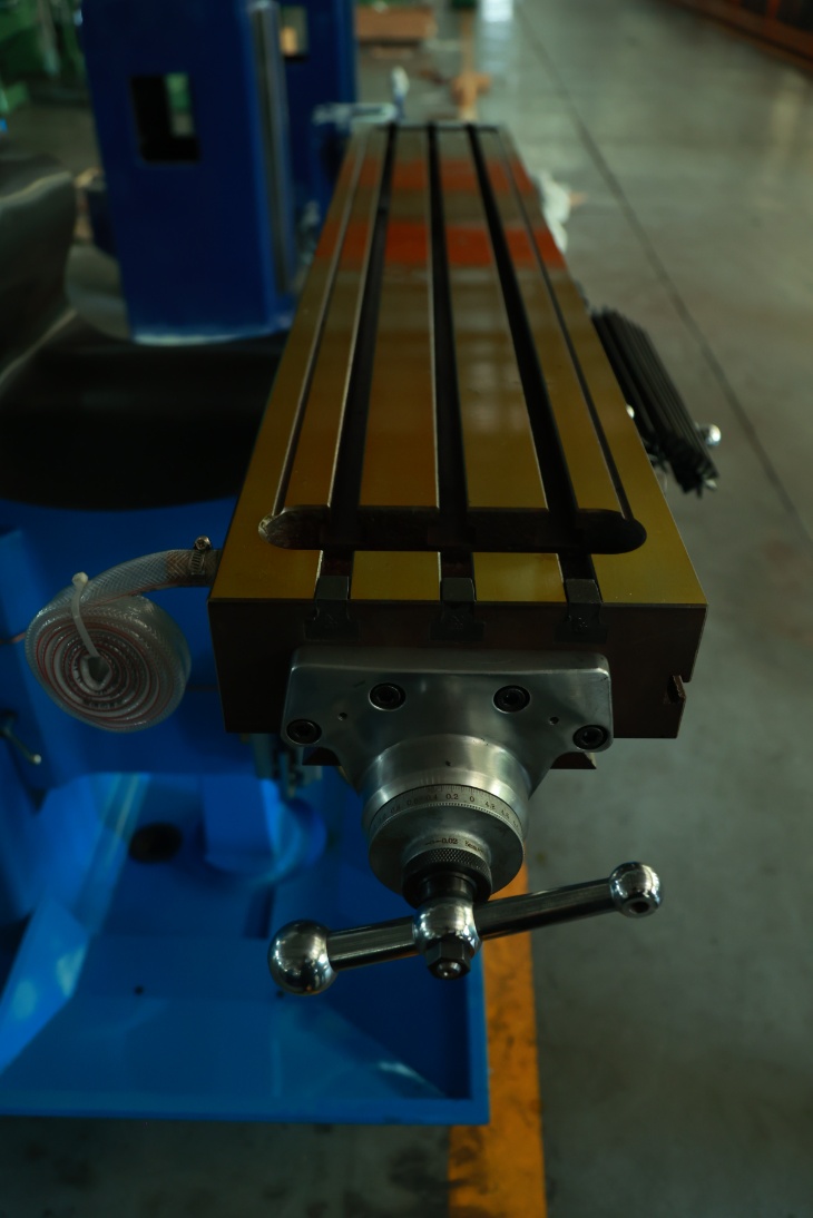 Blue turret milling machine