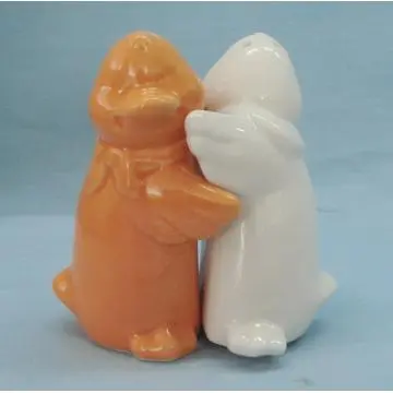 Ceramic Pepper Pot with Dog Design