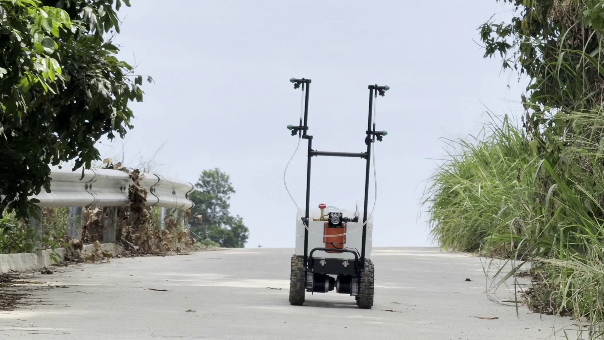 Unmanned RV50 Agricultural Spraying Vehicle with 50L Tank