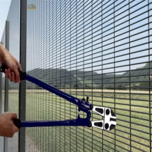 Система ограждения с высоким уровнем безопасности и защитой от подъема