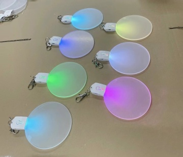 Keychains LED 3D gravés au laser personnalisés: solutions de clés acryliques personnalisées
