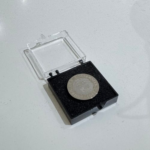 Чыстыя тытанавыя на заказ значкі